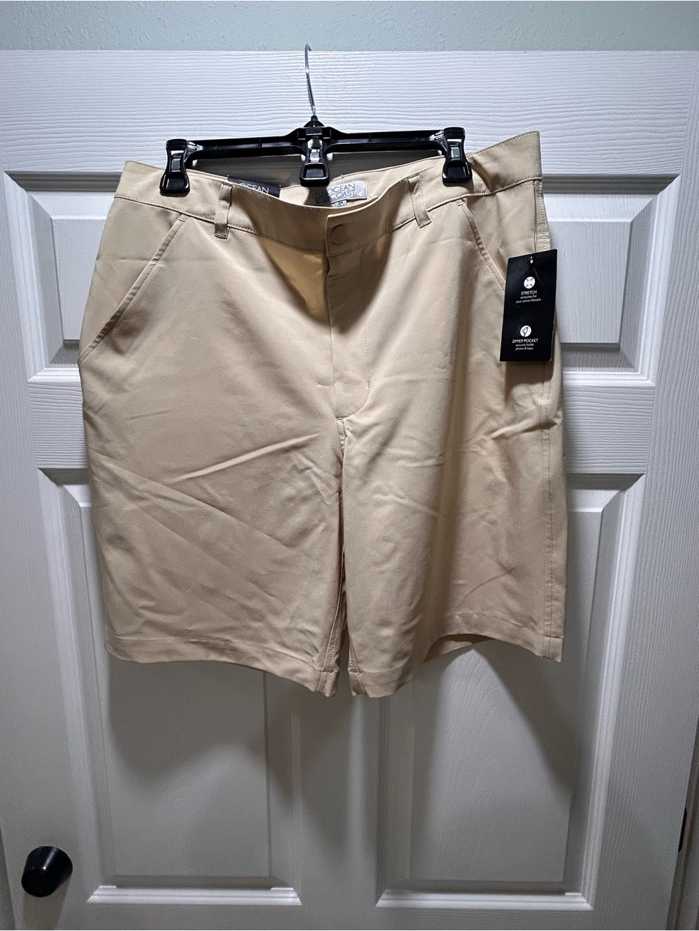Ocean & Coast Classic Beige Men’s Bermuda Shorts with Clean Tailoring